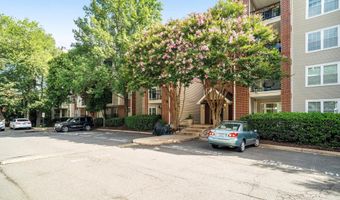 3315 WYNDHAM Cir 2221, Alexandria, VA 22302