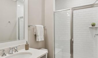 2354 N QUEBEC St, Arlington, VA 22207