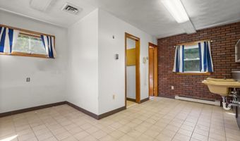 362 Wakelee Ave, Ansonia, CT 06401