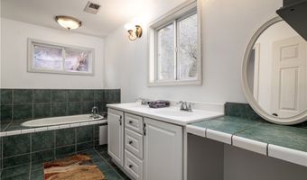 5958 Robin Oak Dr, Angelus Oaks, CA 92305