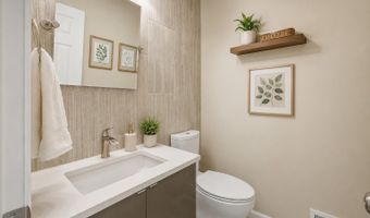 904 S MONROE St, Arlington, VA 22204