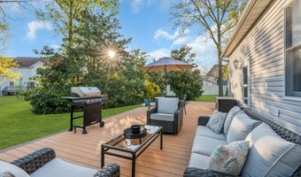 65 Serpentine Dr, Bayville, NJ 08721