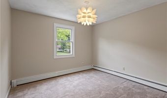 19 Bruce Dr, North Smithfield, RI 02896