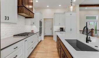 12749 NE Cherokee Dr, Adrian, MO 64720