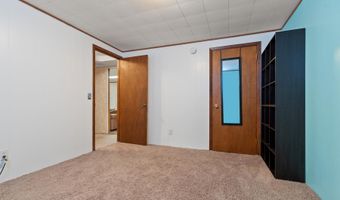 2325 Countryaire Estates Dr, Aberdeen, SD 57401