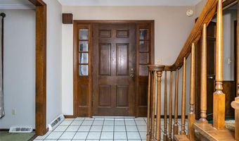 928 Northdale Dr, Alton, IL 62002