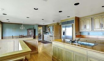69 Nayatt Rd, Barrington, RI 02806