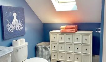 13 Lucas Ave, Newport, RI 02840