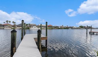 909 CHIPAWAY Dr, Apollo Beach, FL 33572