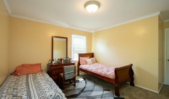 51 Aspen Cir, Albany, NY 12208