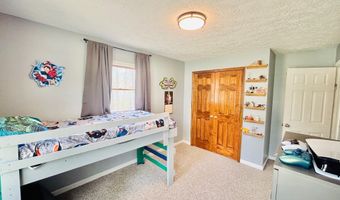 1191 N Lawrence Hollow Dr, Bloomfield, IN 47424