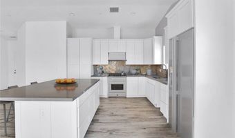 10533 Mohawk Rd, Apple Valley, CA 92308