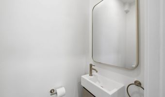20384 MIDDLEBURY St, Ashburn, VA 20147