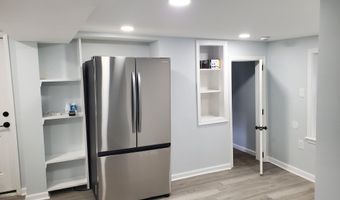 8 S GOVERNORS Ave, Dover, DE 19904