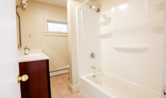 671 Essex St, Bangor, ME 04401