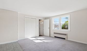 18-20 Genetti Cir, Bedford, MA 01730