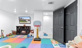14903 Harrison Ave, Allen Park, MI 48101