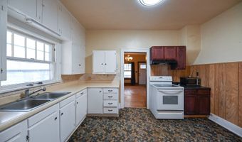 720 10th St, Beaver City, NE 68926