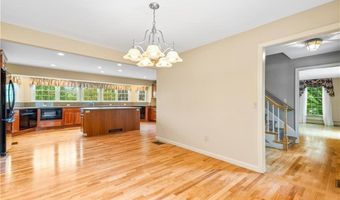 61 Kimberly Ln, Cranston, RI 02921