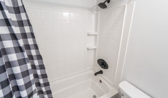 2 Solitude Ct, Alloway, NJ 07462