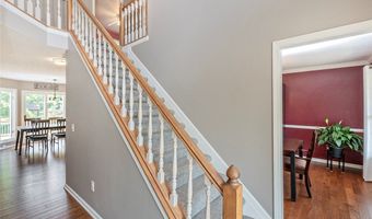 565 Walnut Ridge Trl, Aurora, OH 44202