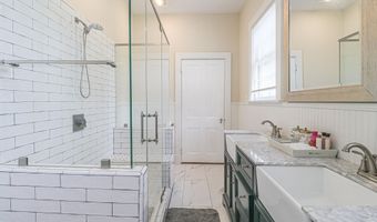 145 Saint Francis St, Biloxi, MS 39530