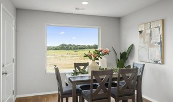108 Pin Oak Dr, Aurora, MO 65605