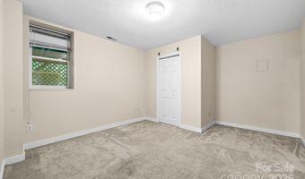 5 Parker Rd, Asheville, NC 28803