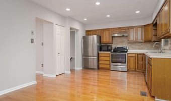 13 CARRIAGE WALK Ct, Baltimore, MD 21234