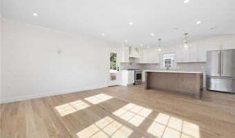 40 Atlantic St, Newport, RI 02840