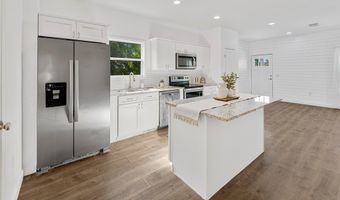 177 Ranier St, Baxley, GA 31513