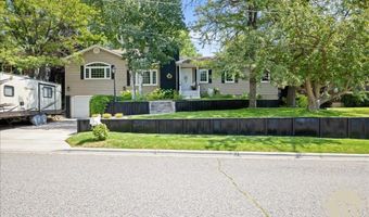2911 E MacDonald Dr, Billings, MT 59102