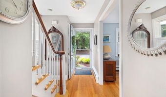 221 Trinity St, Warwick, RI 02886