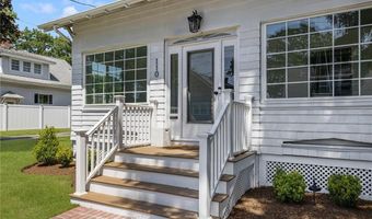110 Spofford Ave, Warwick, RI 02888