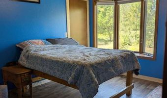 10617 Niggli Rd, Alhambra, IL 62001