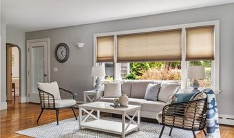 6 Ansonia Ave, Bristol, RI 02809