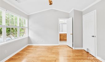 637 Mountainwater Dr, Charlotte, NC 28262