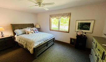 1024 Birchwood Ln, Aberdeen, SD 57401