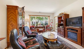 965 Golden Aspen Pl, Ashland, OR 97520
