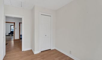 58 Grove St Ext, Branford, CT 06405