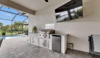 7420 PARADISO Dr, Apollo Beach, FL 33572