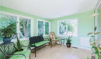 15 Blue Jay Dr, Cranston, RI 02920