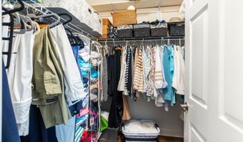 10 CHAPEL HILL Ct, Barnegat, NJ 08005