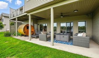 430 Carlyle Dr, North Liberty, IA 52317