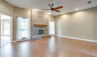 425 Hillside Dr, Aledo, TX 76008