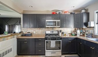 317 PINE St, Absecon, NJ 08201