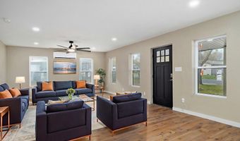 930 Porter Ave, Aurora, MO 65605