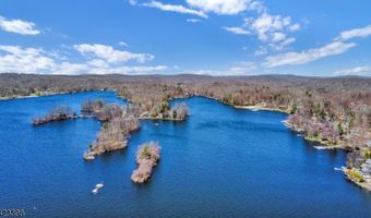 1046 Lakeside Dr E, Alloway, NJ 07422