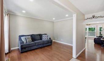 305 Oak Top Ct, Ballwin, MO 63021