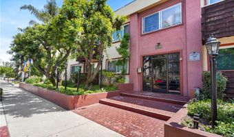 5414 Newcastle Ave 66, Encino, CA 91316
